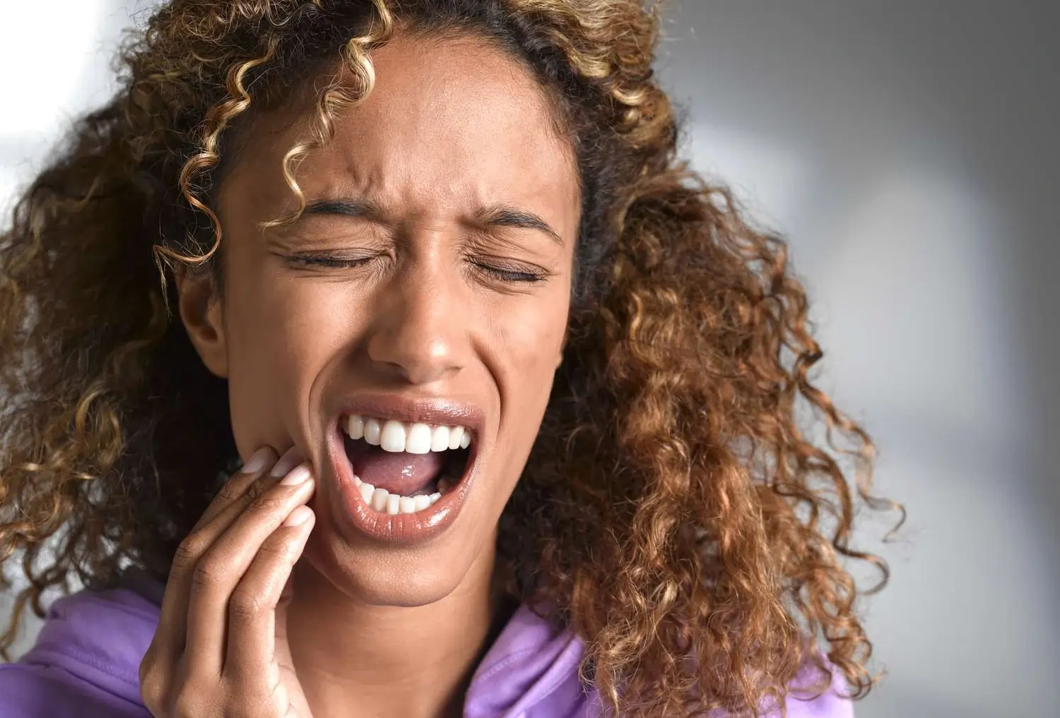 How Can You Soothe Sensitivity After a Teeth Whitening Session Harlow?